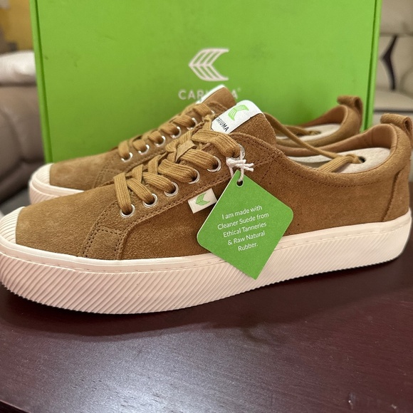 Cariuma OCA Low Suede Sneakers Unisex Camel Brown - Picture 2 of 8